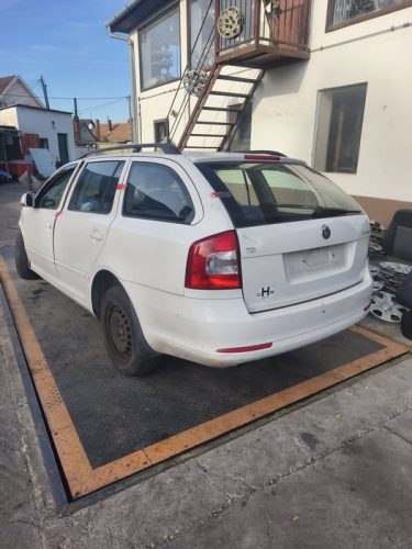 Skoda Octavia II 2011 1.6 CRKézi 5 sebességes