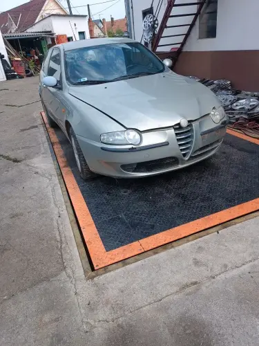 Alfa Romeo 147 2.0 Twinspark AR